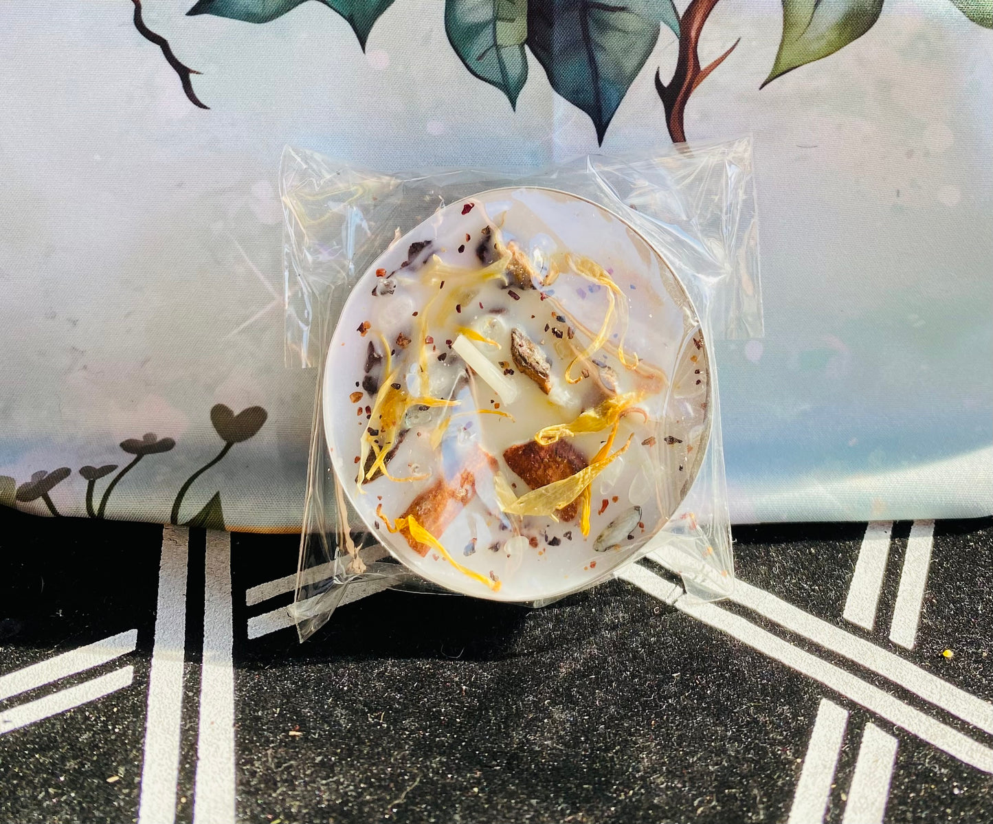 Large dressed tea light candles