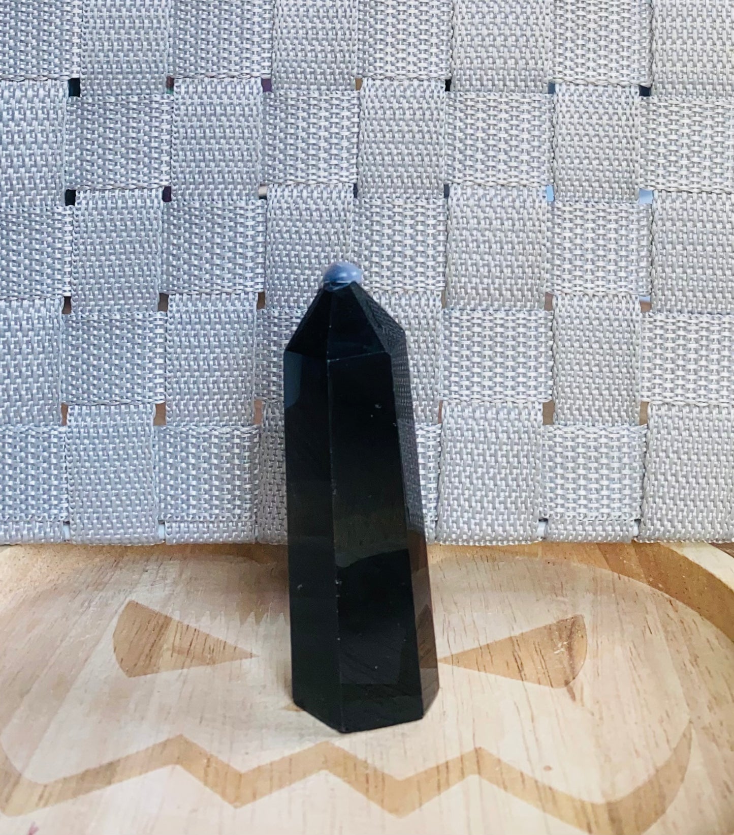 Black obsidian point