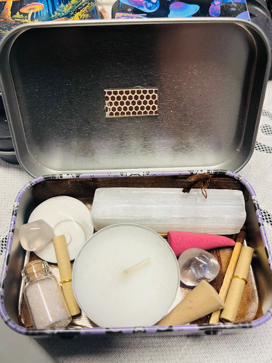 Travel emergency altar tin