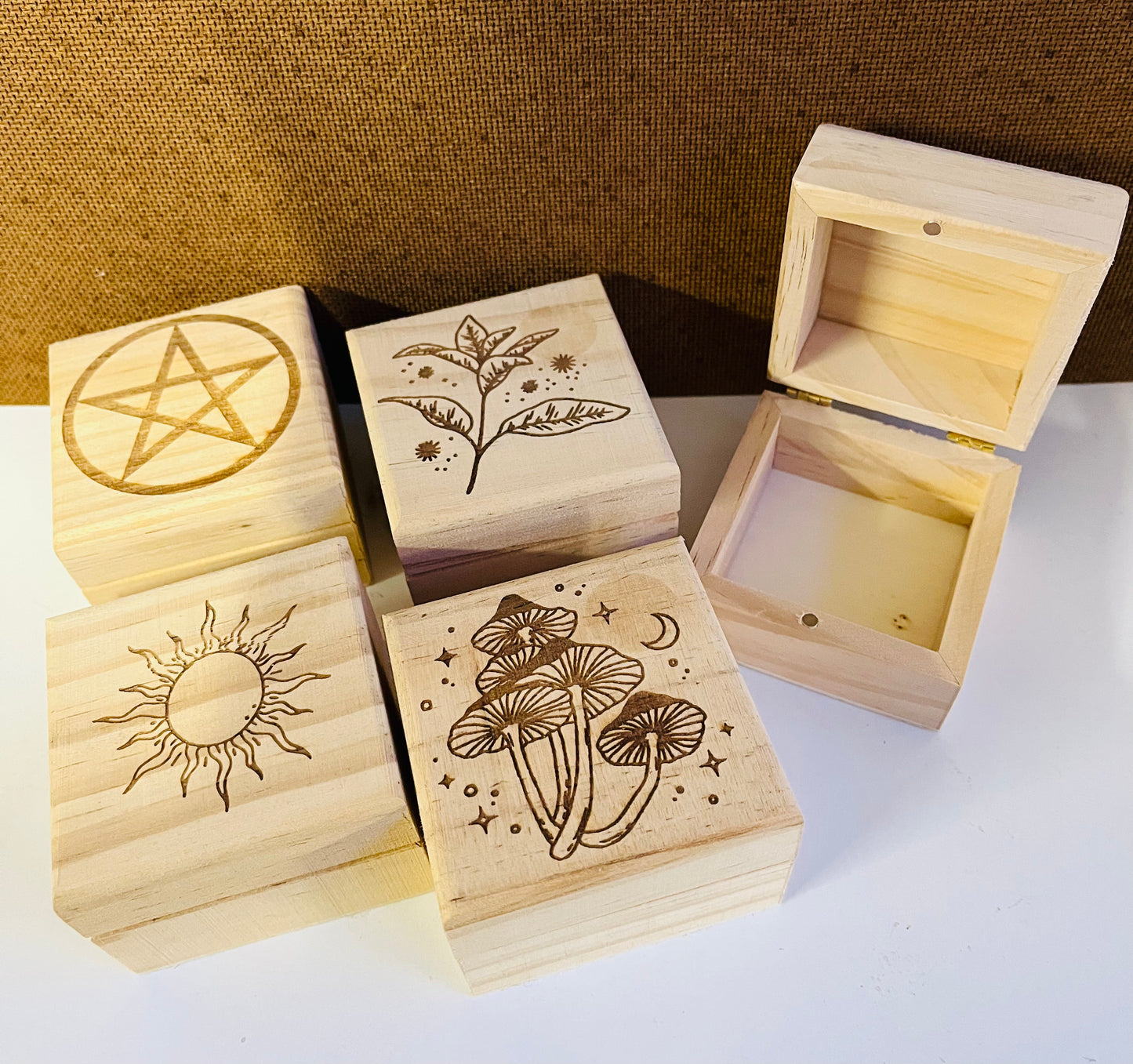 Engraved Small trinket boxes