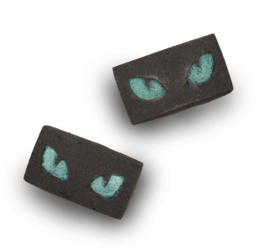 Cats eye bath bomb