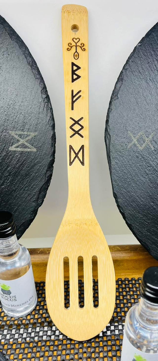 Bamboo engraved kitchen utensils