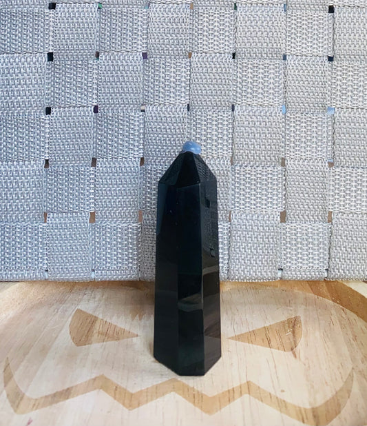 Black obsidian point