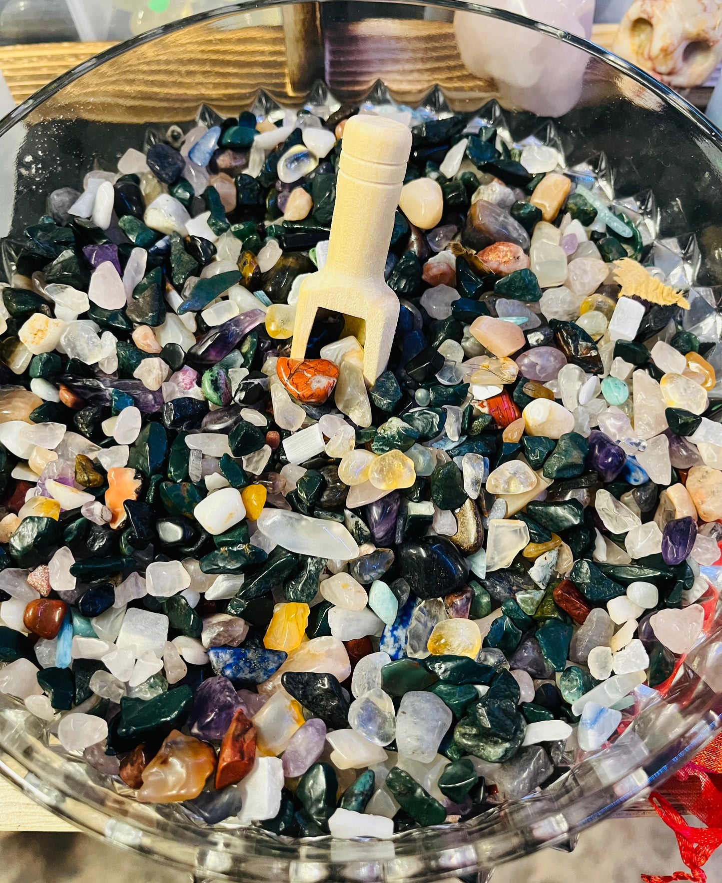 Mini crystal chip scoop