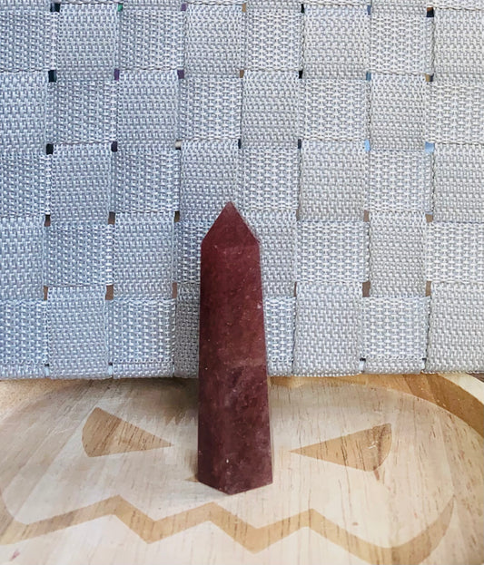 Strawberry quartz point