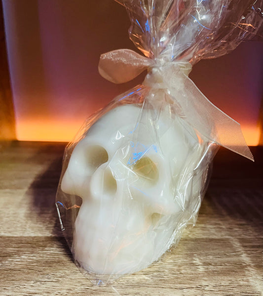 Large skull candle - frankincense