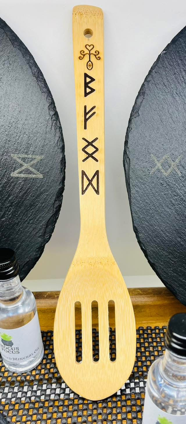 Bamboo engraved kitchen utensils